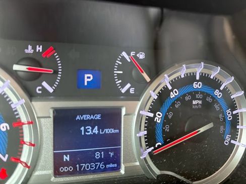 Used 2014 Toyota 4Runner Limited AWD/4WD image 18