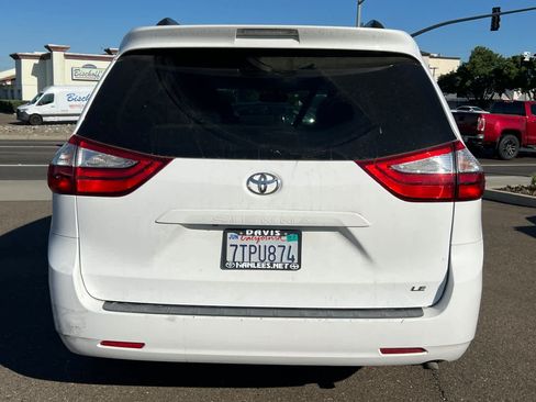 Used 2016 Toyota Sienna LE FWD image 5