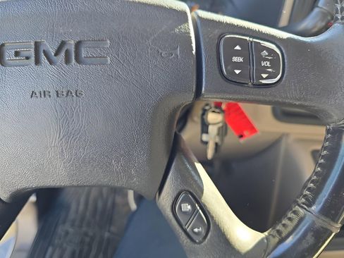 Used 2004 GMC Sierra 2500 SLT w/ Heavy-Duty Power Package image 18