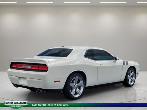 Used 2009 Dodge Challenger R/T RWD image 4