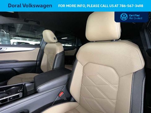 Used 2026 Volkswagen Atlas Cross Sport SE w/ Black Wheel Package FWD image 14