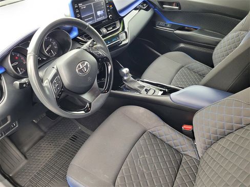 Certified 2022 Toyota C-HR XLE image 8