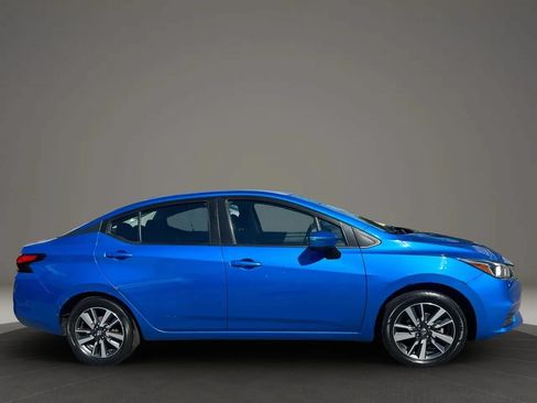 Used 2021 Nissan Versa SV FWD image 4