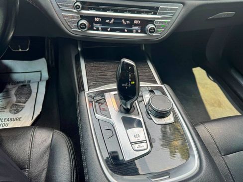 Used 2019 BMW 740i w/ M Sport Package RWD image 13