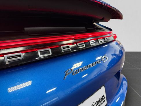 Used 2017 Porsche Panamera 4S w/ Sport Package AWD/4WD image 46