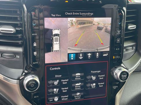 Used 2019 RAM 1500 Laramie AWD/4WD image 18