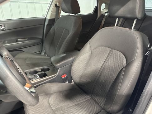 Used 2020 Kia Optima LX FWD image 19