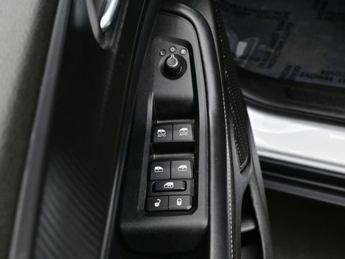 Used 2024 Jeep Grand Cherokee Altitude image 10