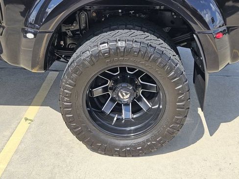 Used 2022 Ford F350 Platinum w/ FX4 Off-Road Package AWD/4WD image 8