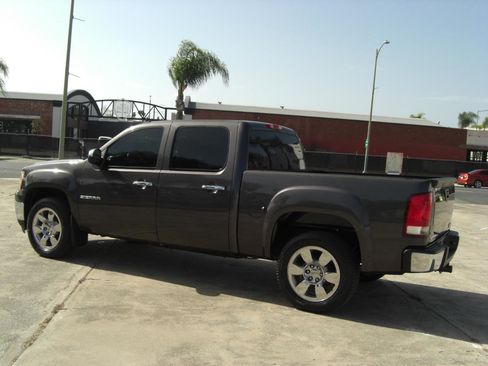 Used 2011 GMC Sierra 1500 SLE w/ Regional Value Package RWD image 11