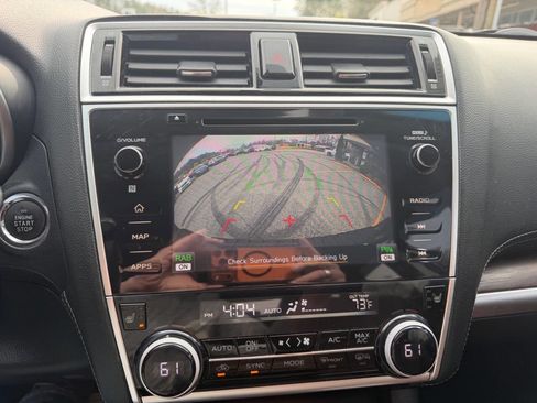 Used 2018 Subaru Outback 3.6R Touring w/ Popular Package #3 AWD/4WD image 16