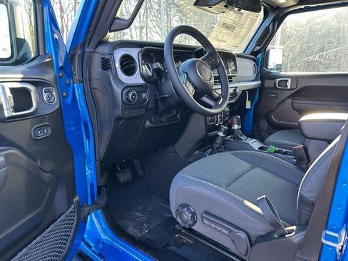 Used 2026 Jeep Wrangler Unlimited Sport AWD/4WD image 16