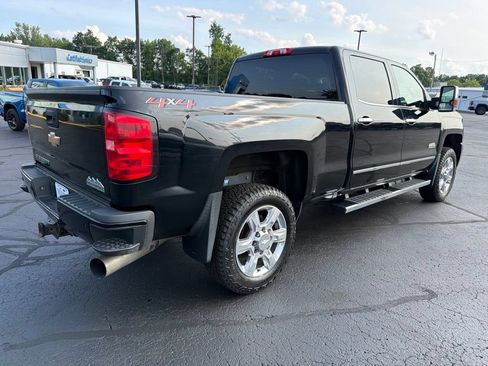 Used 2019 Chevrolet Silverado 2500 High Country w/ Duramax Plus Package AWD/4WD image 3