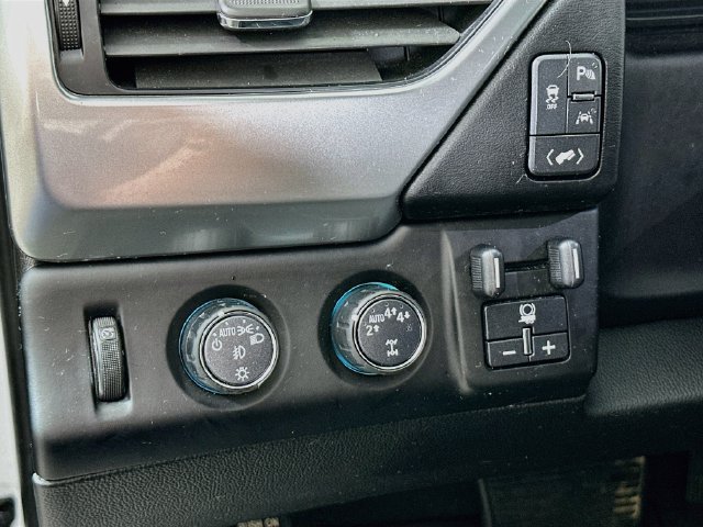 Used 2019 Chevrolet Tahoe Premier AWD/4WD image 14
