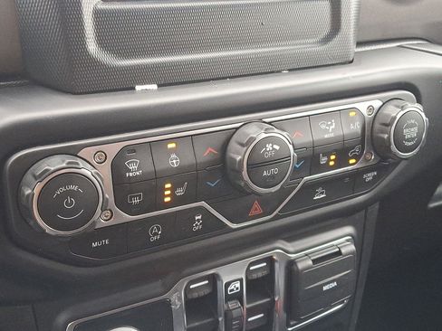 Used 2023 Jeep Wrangler Sport S image 15