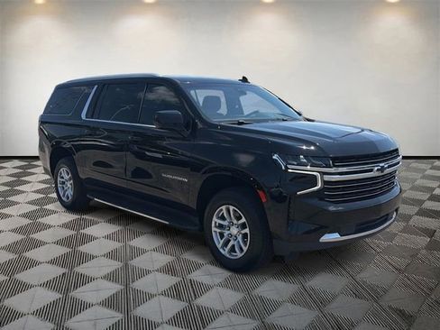 Used 2021 Chevrolet Suburban LT AWD/4WD image 3