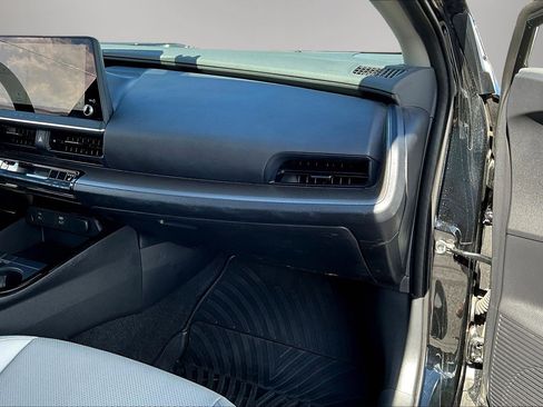 Used 2024 Toyota Prius XLE image 26
