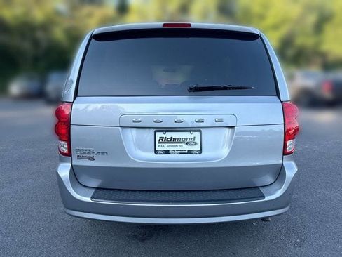 Used 2016 Dodge Grand Caravan SE FWD image 7