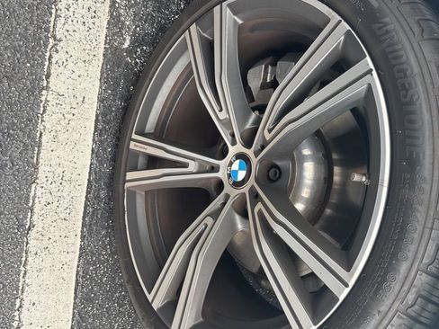 Used 2023 BMW 330i Sedan w/ Premium Package image 8