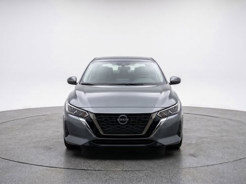 Used 2025 Nissan Sentra SV FWD image 2