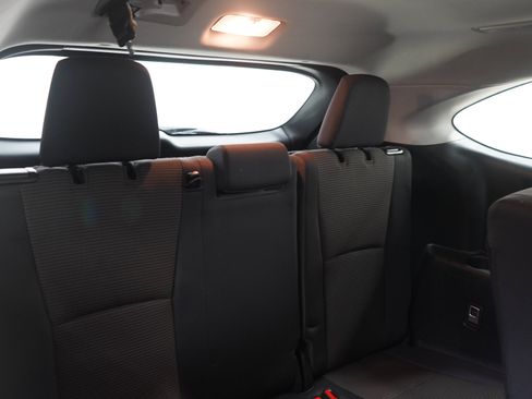 Used 2023 Toyota Highlander L AWD/4WD image 13