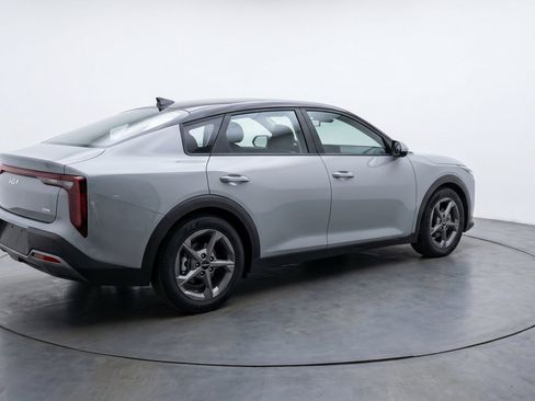 Used 2025 Kia K4 FWD image 9
