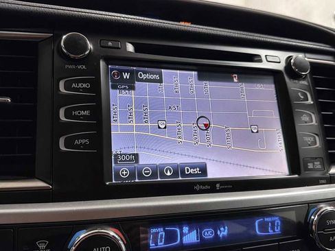 Used 2014 Toyota Highlander XLE AWD/4WD image 20