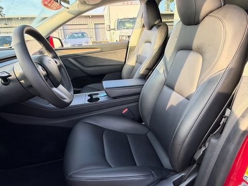 Used 2022 Tesla Model Y Long Range AWD/4WD image 10