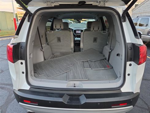 Used 2017 GMC Acadia SLT image 29