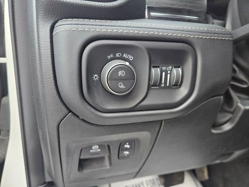 Used 2022 RAM 1500 Limited w/ Body-Colour Bumper Group image 12