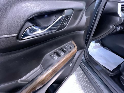 Used 2019 GMC Acadia SLE w/ Driver Alert Package I FWD image 12