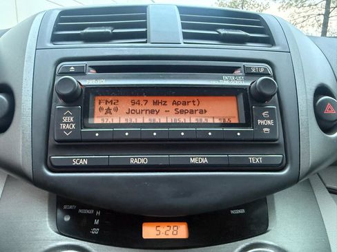 Used 2012 Toyota RAV4 FWD w/ Upgrade Value Pkg image 28