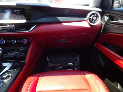 Used 2021 Alfa Romeo Stelvio Sprint w/ Nero Edizione image 18