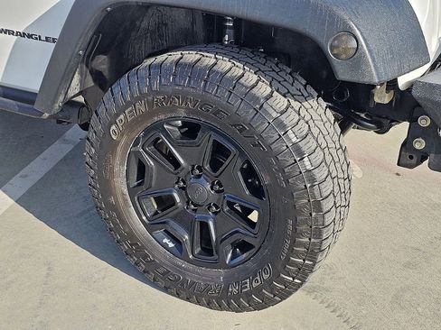 Used 2013 Jeep Wrangler Sahara image 8