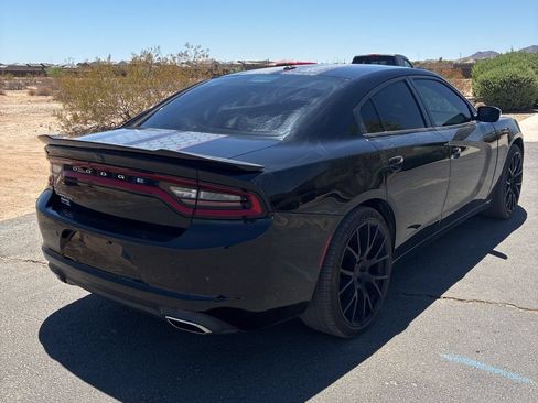 Used 2020 Dodge Charger SXT w/ Leather Interior Group RWD image 4