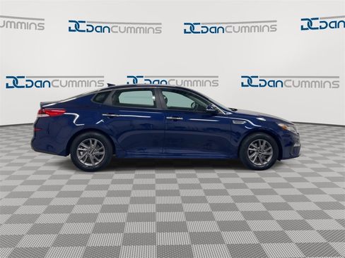 Used 2020 Kia Optima LX image 9