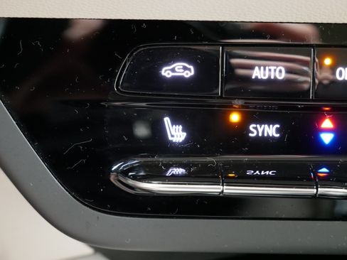 Used 2023 Buick Envision Preferred AWD/4WD image 21