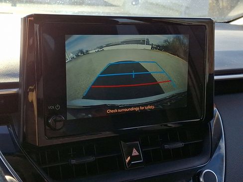 Used 2023 Toyota Corolla LE image 19