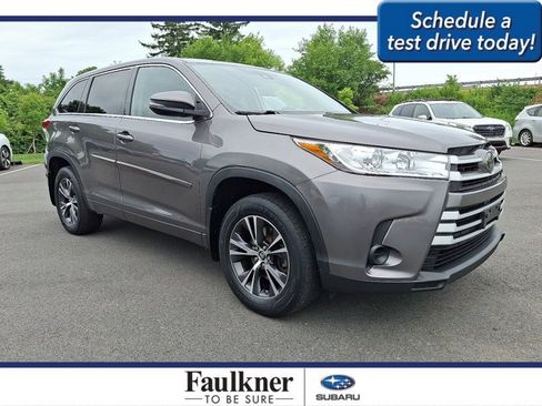 Used 2018 Toyota Highlander LE w/ Protection Package #3 AWD/4WD image 1