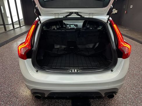Used 2016 Volvo V60 T6 R-Design Platinum AWD/4WD image 29
