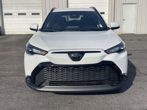 Used 2024 Toyota Corolla Cross SE image 2