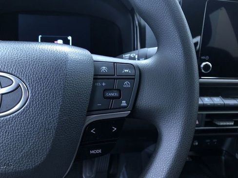 Used 2025 Toyota Camry LE image 27