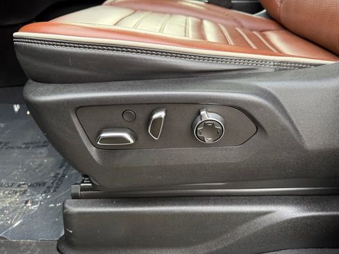 Used 2023 GMC Yukon XL Denali Ultimate image 7