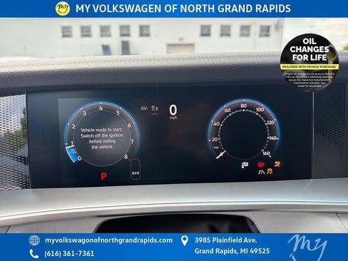 Used 2025 Volkswagen Tiguan SE R-Line AWD/4WD image 19