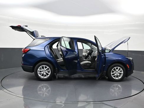 Used 2023 Chevrolet Equinox LS FWD image 32