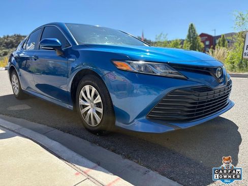 Used 2020 Toyota Camry LE w/ Sunroof Package image 11