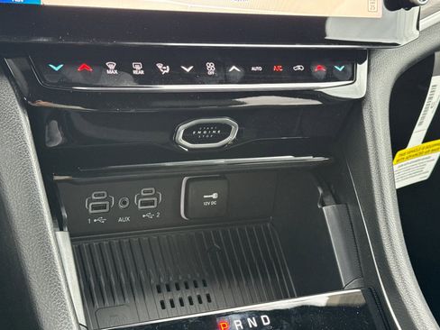 New 2026 Jeep Grand Cherokee Altitude image 19