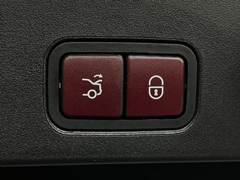 Used 2019 Mercedes-Benz SL 550 image 43