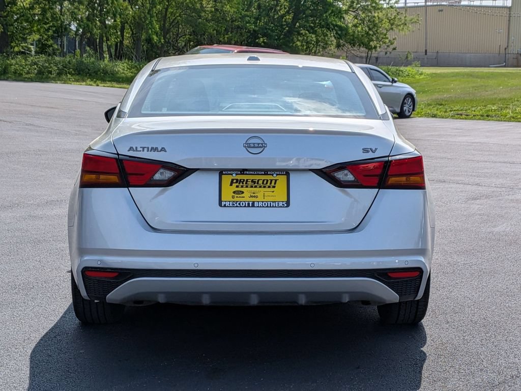 Used 2024 Nissan Altima 2.5 SV FWD image 6