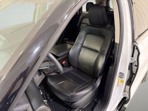 Used 2024 Lincoln Aviator 2WD image 10